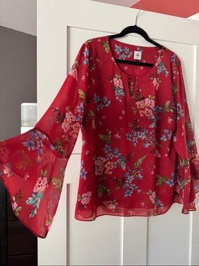 Floral Bell-Sleeve Blouse in Red